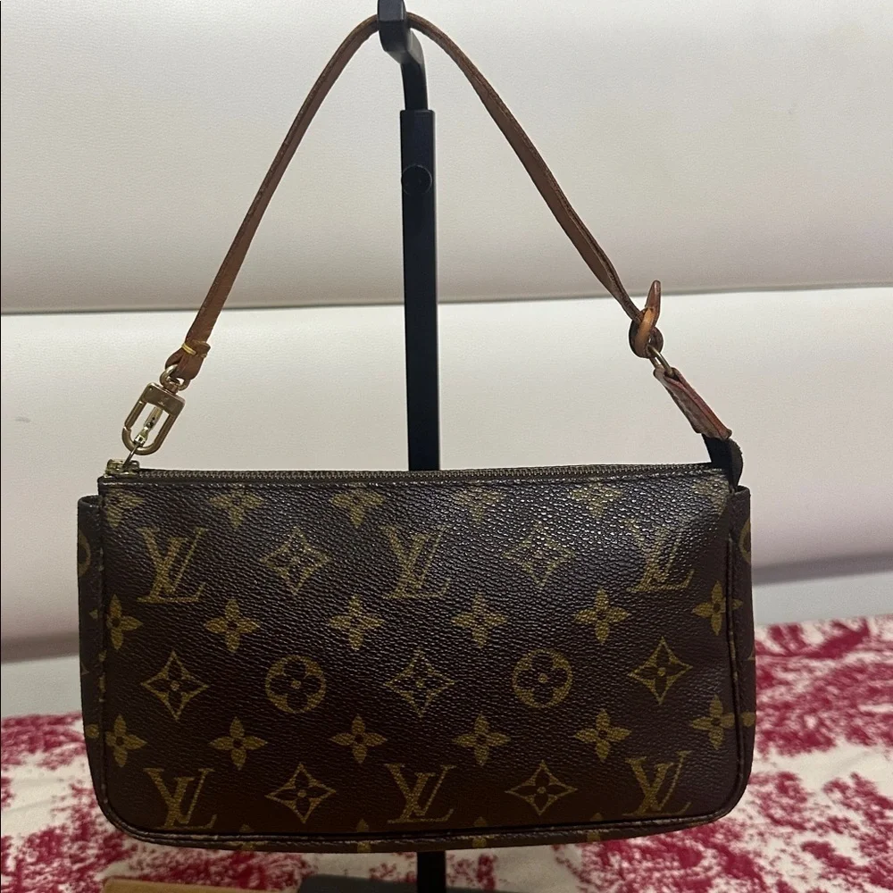 Louis Vuitton Monogram Pochette Accessories
